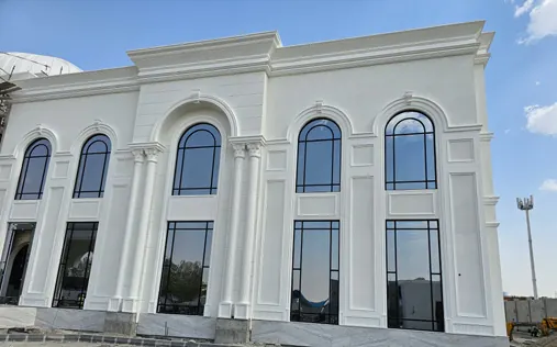 Arched window surrounds, Musaffah
